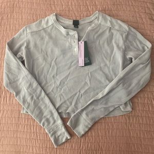Long sleeve crop top